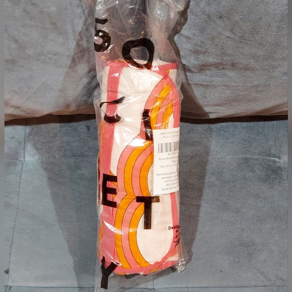 NWT SOCIETY6 PICNIC BEACH RETRO BLANKET CUSTOM WATERPROOF SANDPROOF CARRY HANDLE - Picture 11 of 11